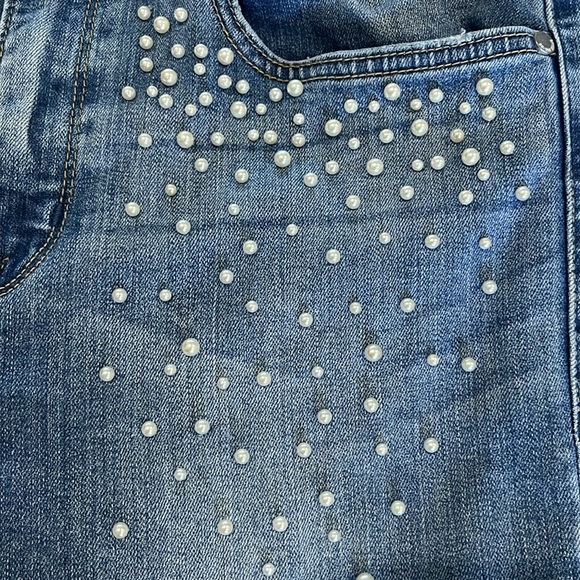 Seven7 Mid Rise Skinny Jeans Women’s Size 10 With Ripped Knees And Faux Pearls - Picture 4 of 6